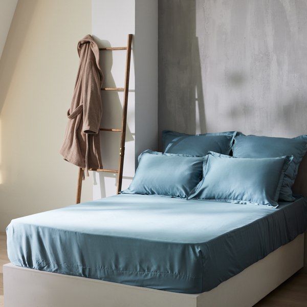 Простыня Sima-Land Home Tencel на резинке 180x200 / 10285325 (серо-голубой)