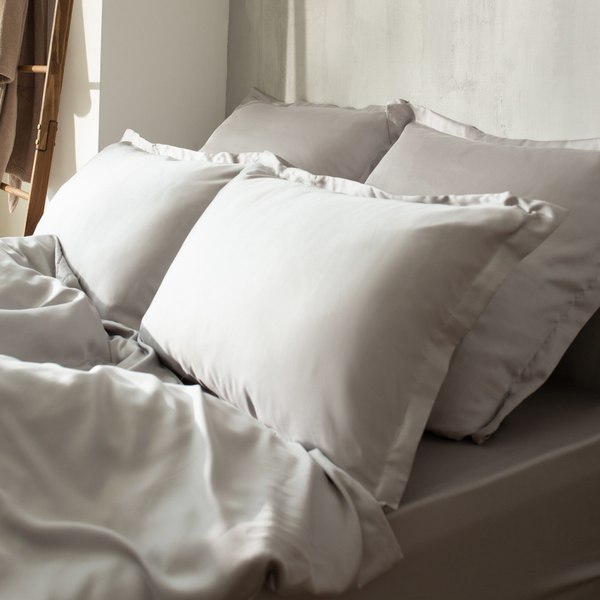 Простыня Sima-Land Home Tencel 160x235 / 10285347 (светло-серый)