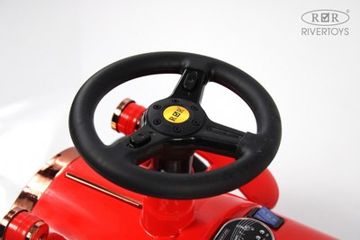 Детский автомобиль RiverToys K222PX (красный)