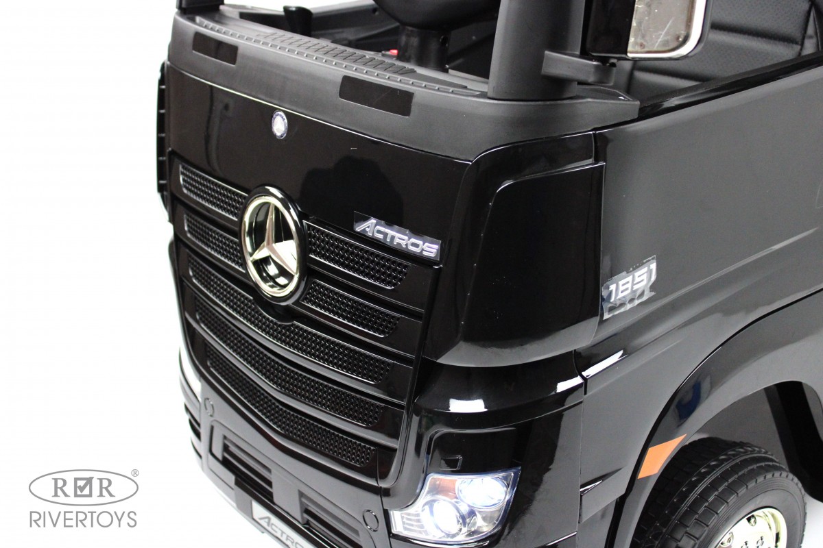 Детский автомобиль RiverToys Mercedes-Benz Actros 4WD / HL358