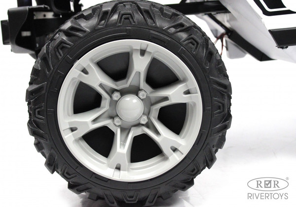 Изображение товара Детский автомобиль RiverToys T222TT 4WD (белый)