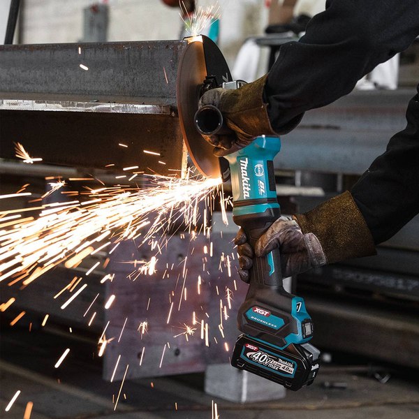 Профессиональная угловая шлифмашина Makita GA037GZ