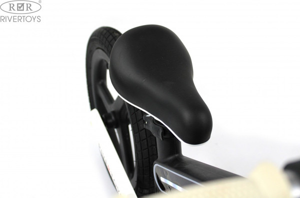 Изображение товара Беговел RiverToys HB-003 (черный)