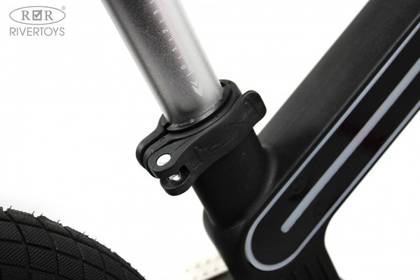 Изображение товара Беговел RiverToys HB-003 (черный)