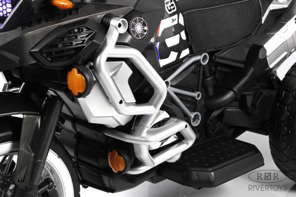 Изображение товара Детский мотоцикл RiverToys М111БХ (черный)