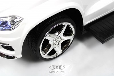 Качалка-каталка RiverToys Mercedes-Benz GL63 / A888AA-H (белый)