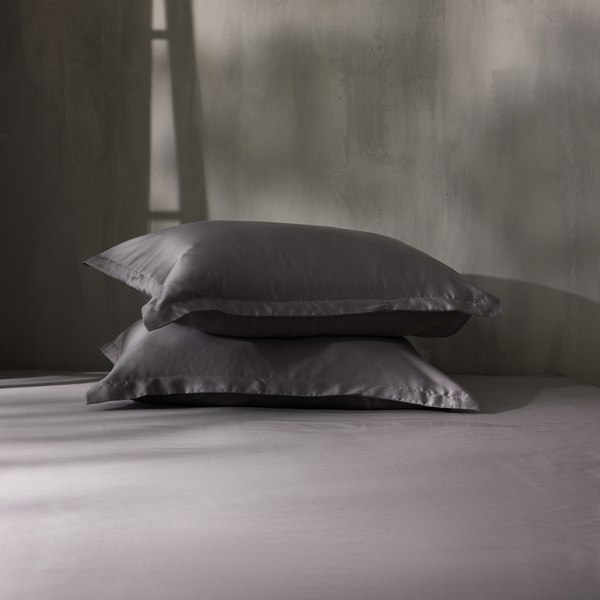 Наволочка Sima-Land Home Tencel 50x70 / 10285298 (серый)