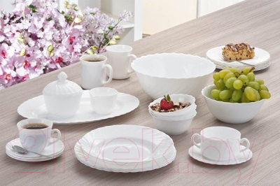 Тарелка столовая обеденная Luminarc Trianon N3645