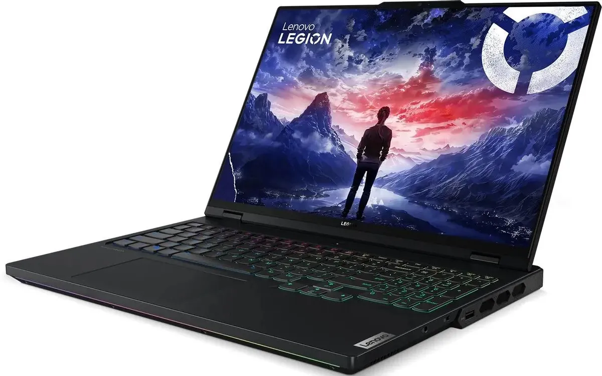 Игровой ноутбук Lenovo Legion Pro 7 16IRX9H (83DE004HRK)