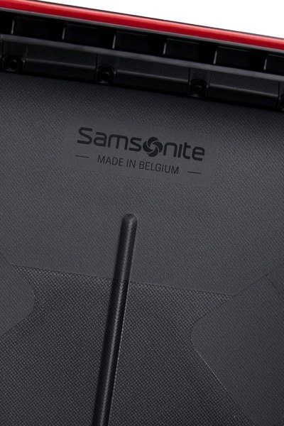 Чемодан на колесах Samsonite Essens KM0*18 001