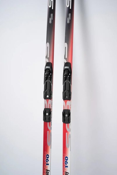 Комплект беговых лыж STC NNN Тrек Active полуавтомат 190/150