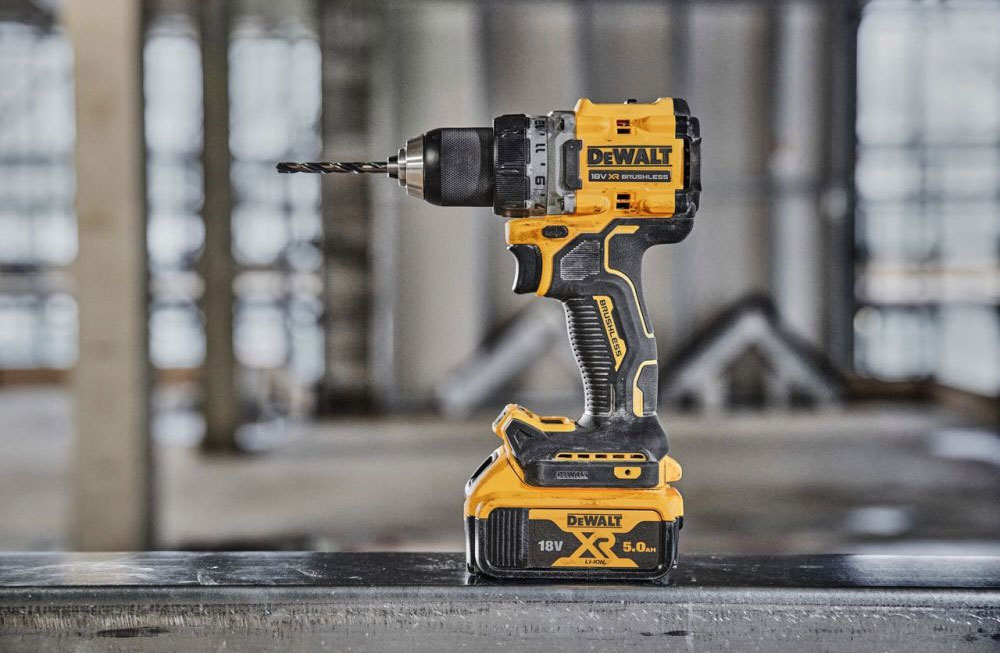 Профессиональная дрель-шуруповерт DeWalt DCD800P2T