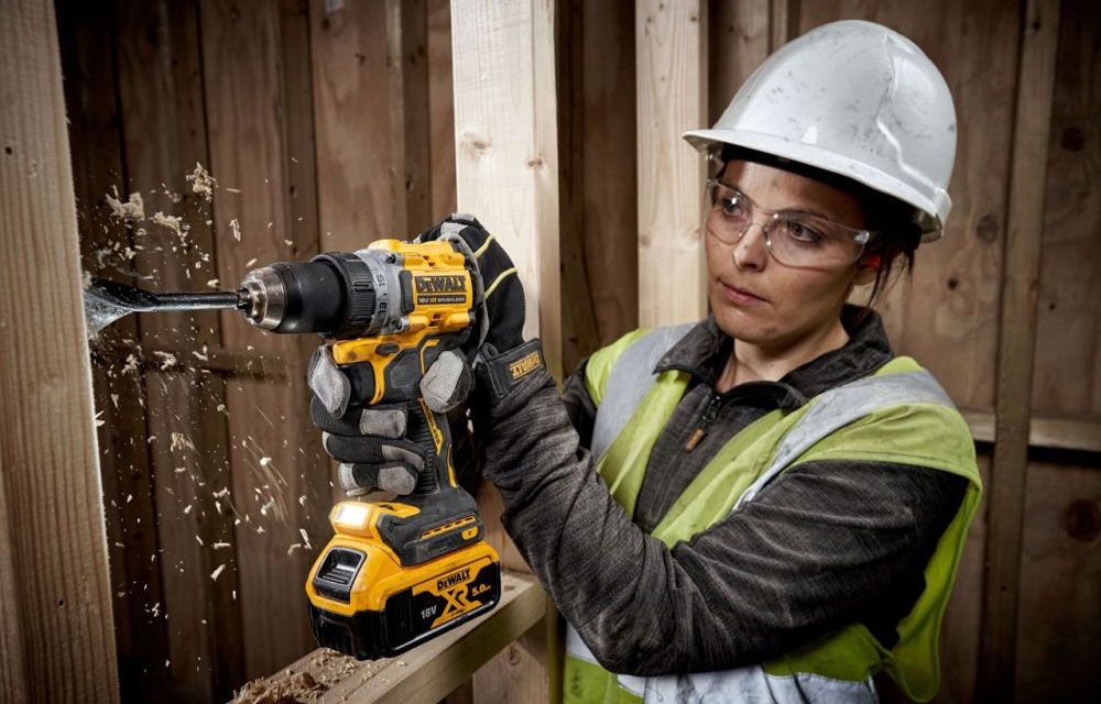 Профессиональная дрель-шуруповерт DeWalt DCD800P2T