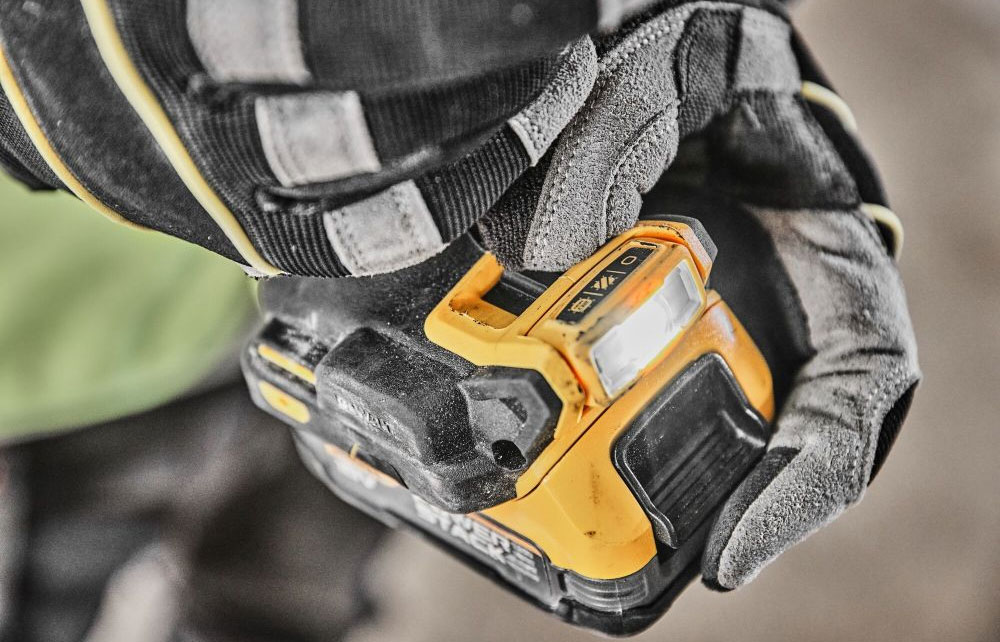 Профессиональная дрель-шуруповерт DeWalt DCD805P2T