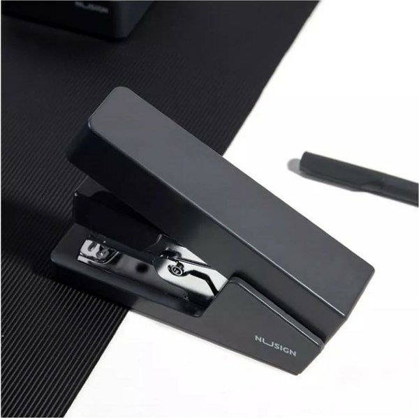 Степлер Deli Nusign / ENS081BLACK (черный)