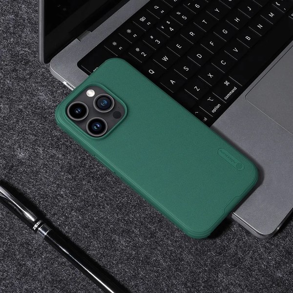 Чехол-накладка Nillkin Super Frosted Shield Pro для Apple iPhone 15 Pro Max (зеленый)