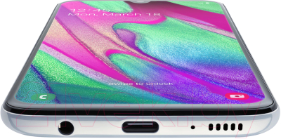 Смартфон Samsung Galaxy A40 (2019) / SM-A405FZWGSER (белый)