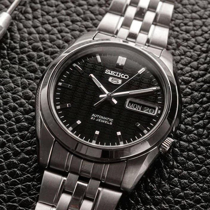 Часы наручные мужские Seiko SNK361K1 — фото 3