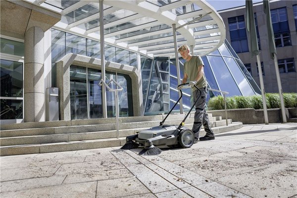 Подметальная машина Karcher KM 70/20 C 2SB (1.517-131.0)