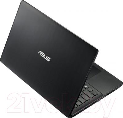 Ноутбук Asus X552EA-SX158D - вид сзади