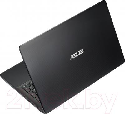 Ноутбук Asus X552EA-SX158D - вид сзади