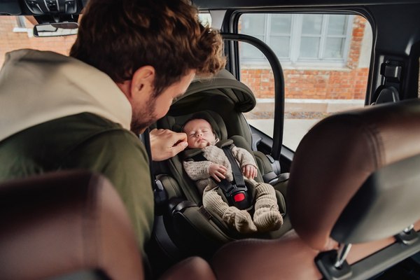 Автокресло Britax Romer Baby-Safe Pro Classic + Vario Base 5Z (Deep Black)