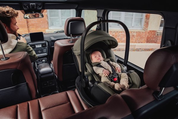 Автокресло Britax Romer Baby-Safe Pro Classic + Vario Base 5Z (Deep Black)