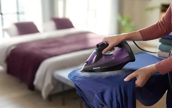 Утюг Philips DST5030/80 (фиолетовый)
