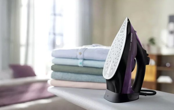Утюг Philips DST5030/80 (фиолетовый)