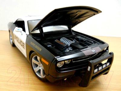 Масштабная модель автомобиля Maisto Додж Челенджер полиция / 31365 - капот