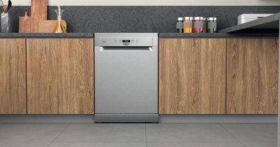 Купить Посудомоечная машина Hotpoint HFC3C26FX  