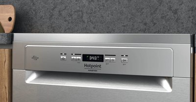 Купить Посудомоечная машина Hotpoint HFC3C26FX  