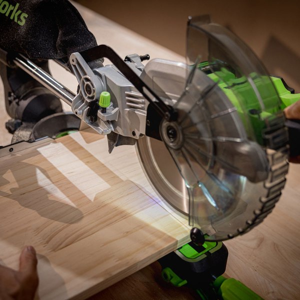 Торцовочная пила Greenworks GD24MS216 (1501707UH)