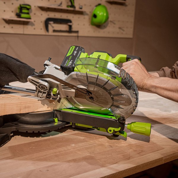 Торцовочная пила Greenworks GD24MS216 (1501707UH)