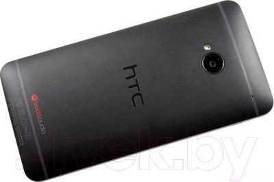Смартфон HTC One Dual 16GB (черный) - вид сзади