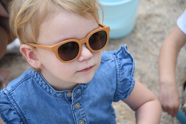Очки солнцезащитные Beaba Sunglasses 2-4 ans Square Bright Caramel / 930396