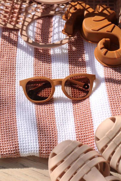 Очки солнцезащитные Beaba Sunglasses 2-4 ans Square Bright Caramel / 930396