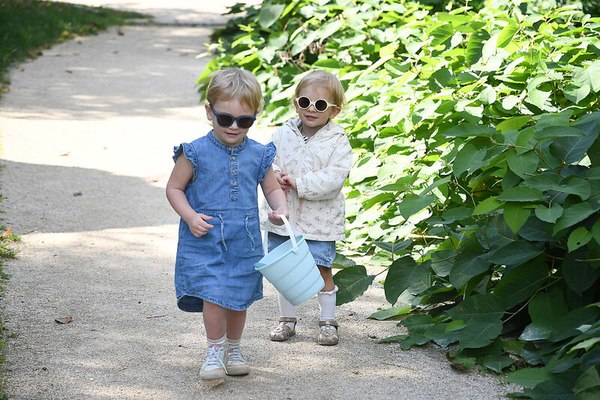 Очки солнцезащитные Beaba Sunglasses 2-4 ans Square Bright Night blue / 930399
