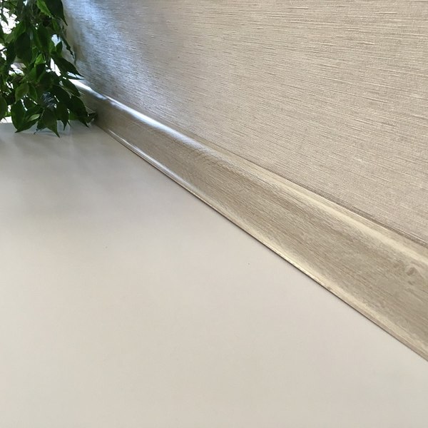 Плинтус LinePlast ПВХ 58мм L006 (2.2м, сосна светлая)