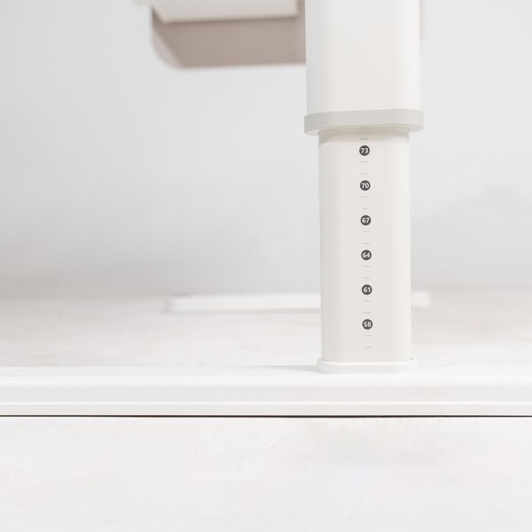 Парта Ergosmart Caravel Mini с книжной полкой Wooden space S