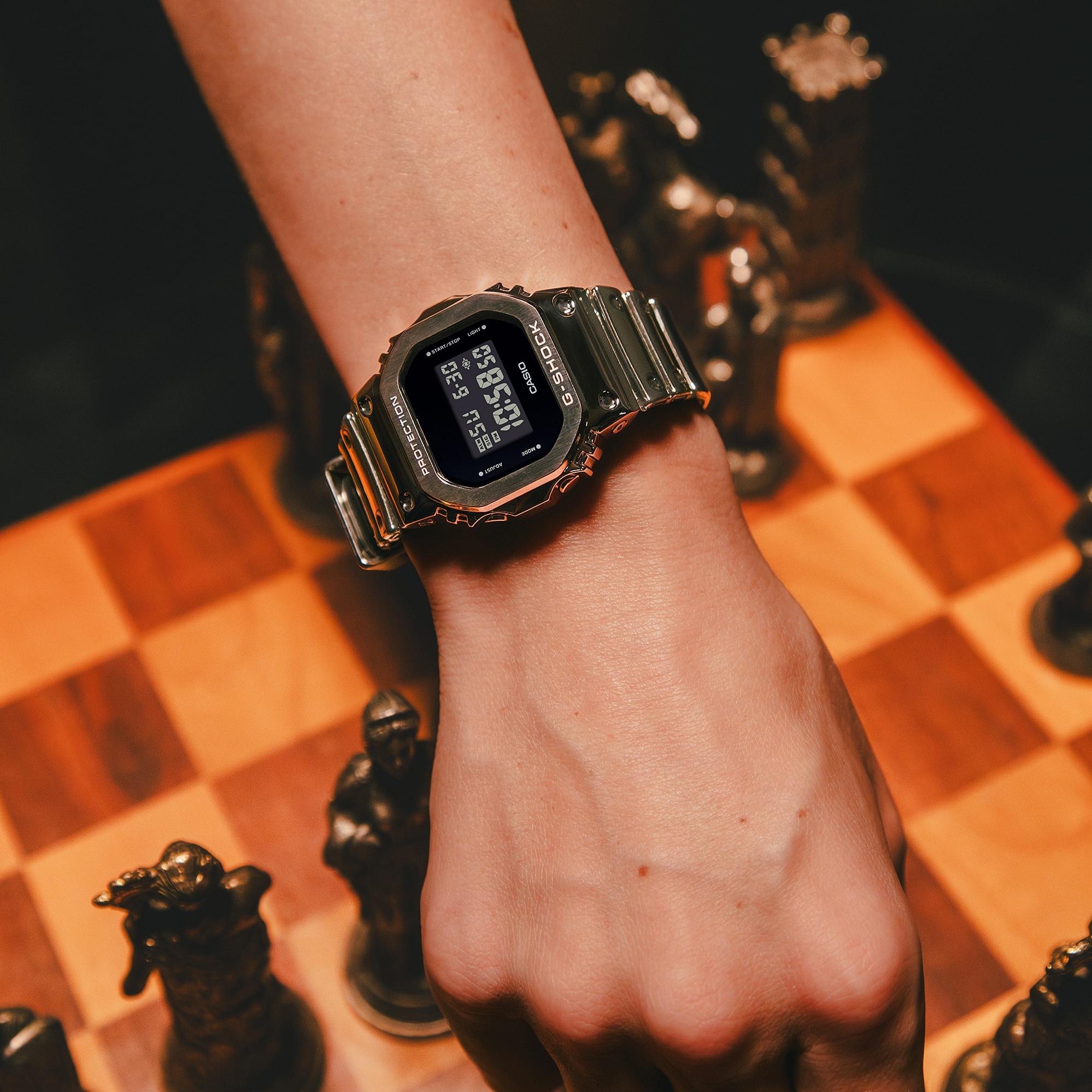 Часы наручные мужские Casio GM-5600YM-8E — фото 5