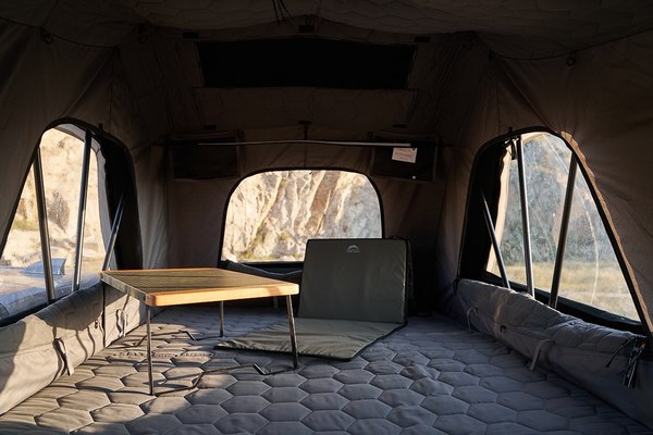 Палатка на крышу автомобиля Wild Land Voyager 140 Pro / 900008-0001-0001