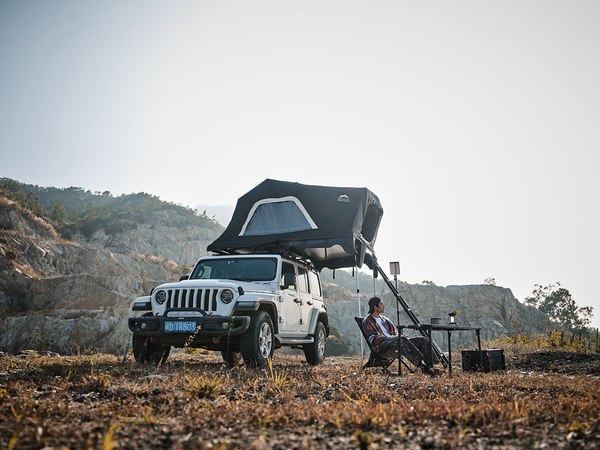 Палатка на крышу автомобиля Wild Land Voyager 160 Pro / 900008-0002-0001