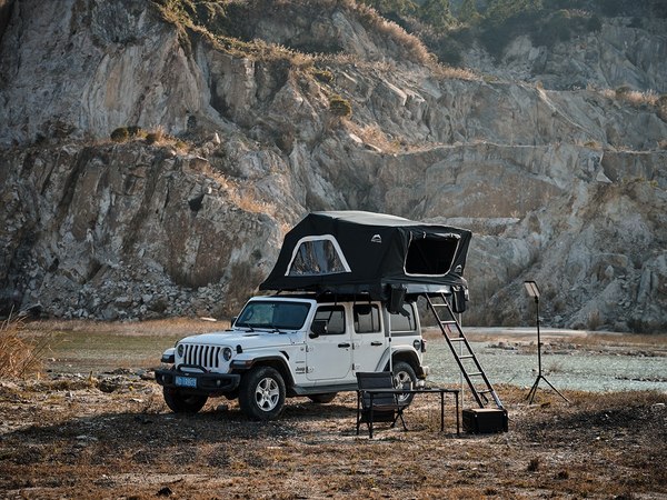 Палатка на крышу автомобиля Wild Land Voyager 160 Pro / 900008-0002-0001