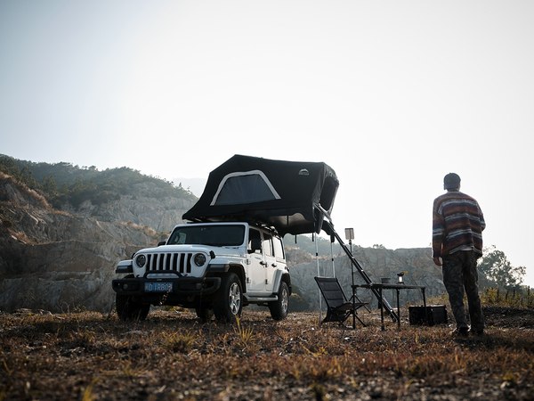 Палатка на крышу автомобиля Wild Land Voyager 160 Pro / 900008-0002-0001