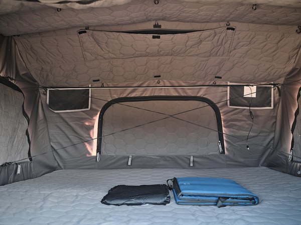 Палатка на крышу автомобиля Wild Land Voyager 250 Pro / 900008-0003-0001