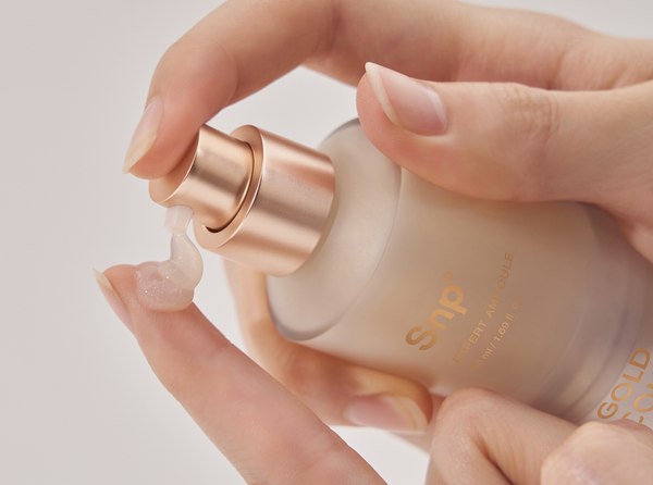 Сыворотка для лица SNP Gold Collagen Expert Ampoule для сияния кожи (50мл)