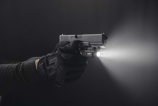Фонарь Armytek Buckler M1 / F09301C (белый свет)