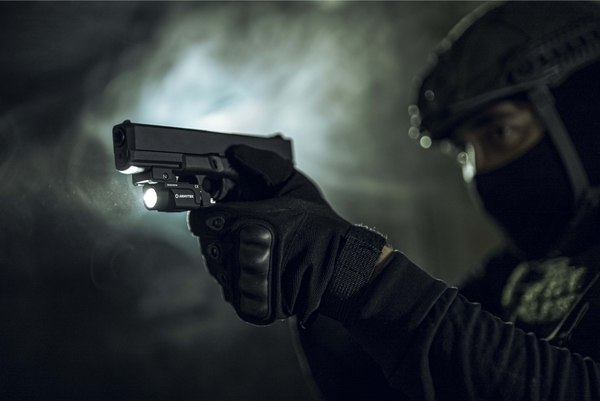 Фонарь Armytek Buckler M1 / F09301C (белый свет)
