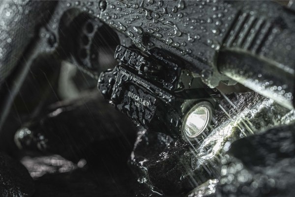 Фонарь Armytek Buckler M1 / F09301C (белый свет)